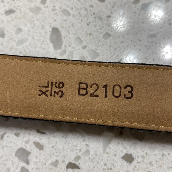 Brighton Concha belt Size XL 36 Black Silvertone buckle and concha’s FLAW - Picture 3 of 8